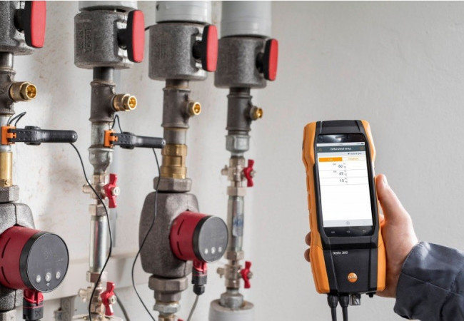 Комплект Testo 300 (O2, CO с H2-компенсацией до 8000 ppm) Комплект Testo 300 (O2, CO с H2-компенсацией до 8000 ppm)